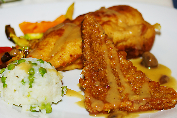 포토 JPG 해외이미지 접시 음식 치즈 주택 사람없음 갈색 노란색 식당 식사 치킨 흰색 맛 아침식사 굽기 메뉴 점심식사 빵가루 해외202004 해외포토 식기 컬러 컨셉 유제품 건물 상점 구이 닭고기요리 파일형식 이미지허브