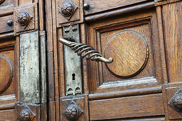 포토 JPG 해외이미지 사람없음 목재 문 화려 입장 문고리 목각 해외202004 해외포토 나무 컨셉 재료 파일형식 이미지허브