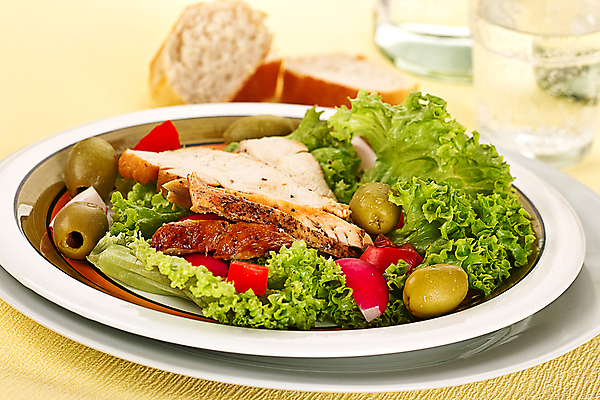 포토 JPG 해외이미지 접시 빵 토마토 조류 육류 사람없음 초록색 샐러드 올리브 해외202004 해외포토 동물 식기 열매 음식 컬러 채소 식재료 파일형식 이미지허브