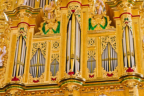 포토 JPG 해외이미지 종교 선 음악 백그라운드 패턴 바람 사람없음 빨간색 초록색 빛 교회 금속 소리 수확 골동품 기구 그룹 오르간 황금 은색 튜브 오케스트라 대칭 줄서기 철강 합창단 해외202004 해외포토 자연요소 컬러 무늬 농업 종교건축 모션 재질 날씨 문화예술 건물 악단 건반악기 합창 파일형식 이미지허브