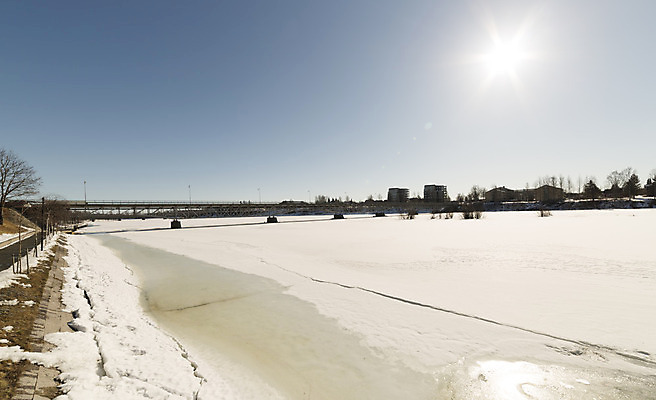 포토 JPG 해외이미지 나무 겨울 하늘 스웨덴 사람없음 건물 파란색 강 태양 얼음 도시 오솔길 해외202004 해외포토 자연요소 식물 건축물 계절 길 컬러 북유럽 파일형식 이미지허브