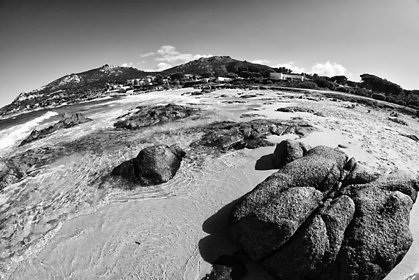 포토 JPG 해외이미지 모래 스포츠 바다 섬 여행 요트 자연 벽지 하늘 지붕 바람 휴가 휴식 항해 풍경 사람없음 초록색 물 여름 파란색 태양 마을 맑음 프랑스 바위 도시 만 뜨거움 투명 보트 크루즈 지중해 언덕 다이빙 남쪽 코르시카 해외202004 해외포토 자연요소 계절 유럽 컬러 컨셉 배_교통 날씨 수영 돌_바위 방향 생태계 수중스포츠 파일형식 이미지허브