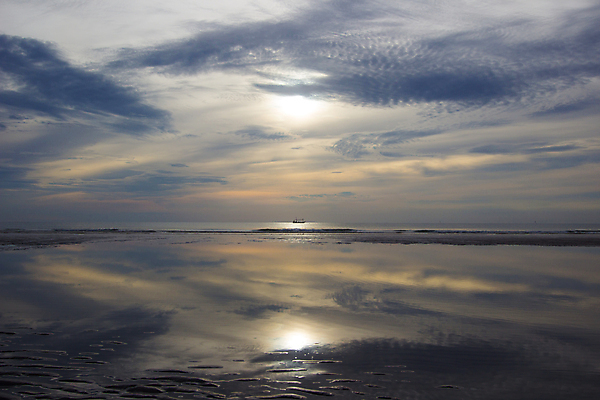 포토 JPG 해외이미지 구름 모래 파도 바다 태국 하늘 아침 사람없음 태양 반사 일출 거울 해외202004 해외포토 주간 자연요소 아시아 노을 파일형식 이미지허브