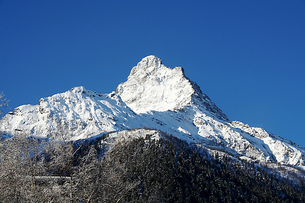 포토 JPG 해외이미지 여행 겨울 자연 하늘 휴가 휴식 산 풍경 경사 사람없음 파란색 산책 등산 흰색 정상 순수 러시아 내추럴 추적 생태학 절정 해외202004 해외포토 계절 교육 유럽 컬러 컨셉 모션 트래킹 생태계 파일형식 이미지허브
