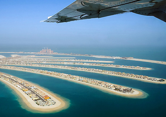 포토 JPG 해외이미지 섬 여행 날개 의자 비즈니스 창문 교통시설 자연 하늘 휴가 비행기 안테나 손바닥 사람없음 파란색 우주 힘 기계 흰색 공항 정상 항공 속도 상업 제트기 승객 반대 엔진 스카이라인 넘어짐 대패 두바이 인공 해외202004 해외포토 손 컬러 가구 교통 통신 항공교통 모션 대중교통 시설 생태계 아랍에미리트 파일형식 이미지허브