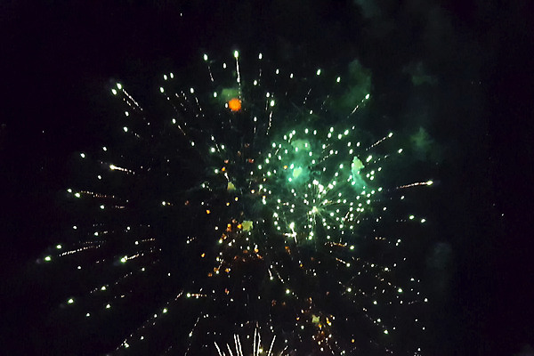 포토 JPG 해외이미지 구름 기념일 행복 별 백그라운드 크리스마스 하늘 불 추상 휴가 불꽃 새로움 기념 이벤트 사람없음 물 빛 컬러풀 반사 노란색 파티 축제 어둠 로켓 흰색 축하 4 황금 야간 저녁 폭발 연도 쇼 경례 마법 파열 독립 웅장함 해외202004 해외포토 자연요소 감정 컬러 컨셉 무늬 숫자 인사 파일형식 이미지허브