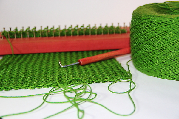 포토 JPG 해외이미지 전통 손 디자인 드레스 옷 여자 문화 분홍색 여행 패턴 미술 사람없음 빨간색 컬러풀 여행객 미국 직물 업무 시장 원주민 묘사 짜기 핸드메이드 해외202004 해외포토 컬러 북아메리카 무늬 모션 문화예술 사람 신체부위 작업 아프리카인 파일형식 이미지허브