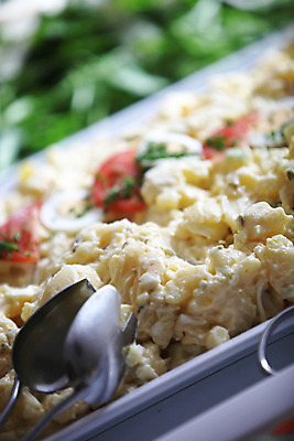 포토 JPG 해외이미지 접시 음식 다이어트 채소 건강 집게 요리 이벤트 사람없음 파티 금속 요식업 식당 식사 저녁식사 샐러드 축하 신선 먹기 준비 상쾌 서빙 반주 뷔페 영양분 접수 채식주의자 해외202004 해외포토 식기 감정 산업 컨셉 모션 재질 상점 채식 파일형식 이미지허브