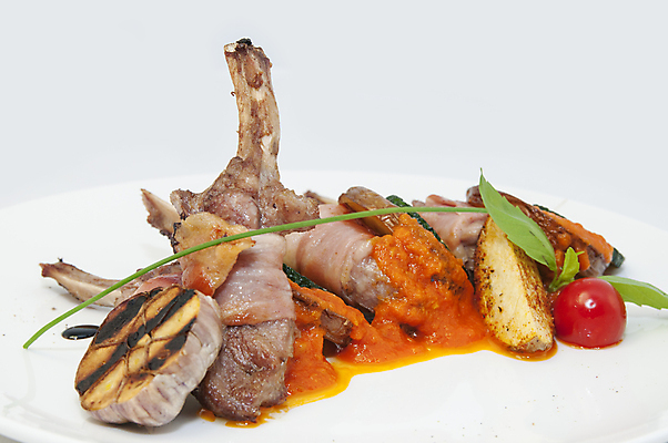 포토 JPG 해외이미지 접시 음식 채소 부분 유리 탁자 왕관 뼈 감자 육류 돼지고기 요리 사람없음 빨간색 초록색 식당 와인 식사 저녁식사 버섯 샐러드 소고기 튀김 흰색 신선 고명 그릴 바비큐 강의 굽기 지중해 먹기 메인 향신료 준비 바질 양고기 갈비뼈 프랑스어 점심식사 등심 송아지고기 해외202004 해외포토 문자 식기 바다 컬러 가구 식재료 모션 재질 주방용품 주류 상점 구이 향미료 파일형식 이미지허브