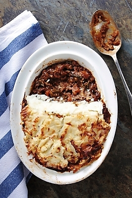 포토 JPG 해외이미지 그릇 영어 음식 영국 육류 요리 사람없음 식사 저녁식사 점심식사 해외202004 해외포토 문자 식기 유럽 식재료 파일형식 이미지허브