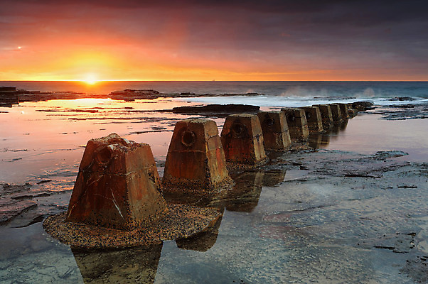 포토 JPG 해외이미지 구름 계절 파도 바다 여행 오렌지 날씨 따뜻함 풍경 사람없음 빨간색 물 햇빛 태양 반사 일출 거울 서핑 호주 부식 암초 옛날 지질학 파이프라인 해외202004 해외포토 자연요소 교육 컬러 과일 노을 수상스포츠 오세아니아 파이프_관 파일형식 이미지허브
