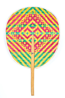 포토 JPG 해외이미지 전통 손 백그라운드 패턴 태국 자연 바람 동양인 사람없음 장식 초록색 컬러풀 갈색 흰색 공구 부채 닫기 대나무 솜씨 핸드메이드 해외202004 해외포토 자연요소 나무 아시아 컬러 무늬 모션 날씨 인종 신체부위 도구 생태계 파일형식 이미지허브