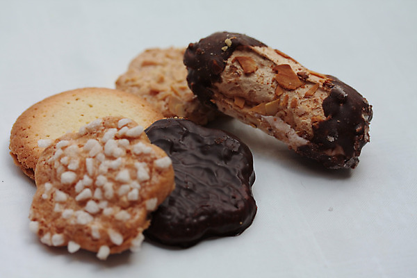 포토 JPG 해외이미지 음식 다이어트 디저트 사탕 요리 사람없음 쿠키 초콜릿 빵집 대접 신선 달콤 맛 폐기물 설탕 굽기 먹기 반죽 칼로리 핸드메이드 해외202004 해외포토 컨셉 모션 건강 상점 쓰레기 구이 파일형식 이미지허브