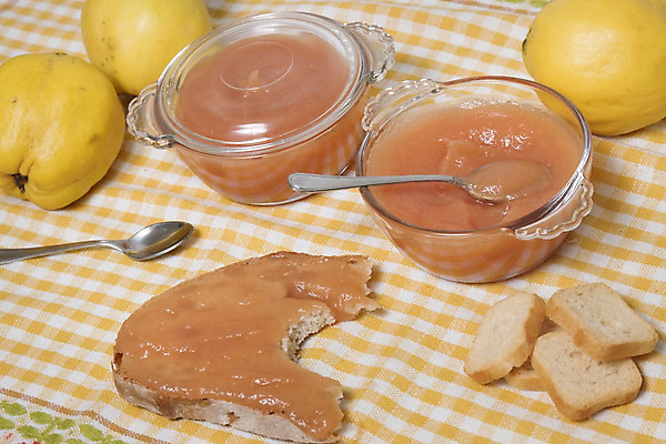 포토 JPG 해외이미지 전통 계절 음식 빵 과일 재료 디저트 치즈 건강 요리 사람없음 노란색 펼침 직물 신선 사발 황금 닫기 달콤 맛 잼 설탕 포르투갈 유기농 날것 반죽 레시피 젤리 고립 구성 마멀레이드 숙성 채식주의자 핸드메이드 해외202004 해외포토 웰빙 유럽 컬러 컨셉 모션 유제품 사기그릇 소스_음식 채식 파일형식 이미지허브