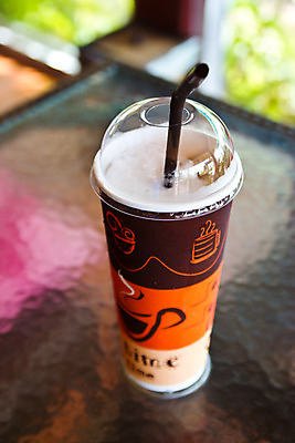 포토 JPG 해외이미지 커피 음료 백그라운드 유리 사람없음 컵 빨간색 갈색 초콜릿 얼음 재활용 거품 추위 원두 흰색 신선 달콤 휴대용 시원함 일회용 컨테이너 플라스틱 설탕 상쾌 카푸치노 에스프레소 밀짚 그리스인 떨림 고립 라떼 쉬운 카페인 해외202004 해외포토 자연요소 서양인 식기 감정 산업 컬러 모션 재질 디저트 맛 짚 오브젝트 친환경 파일형식 이미지허브