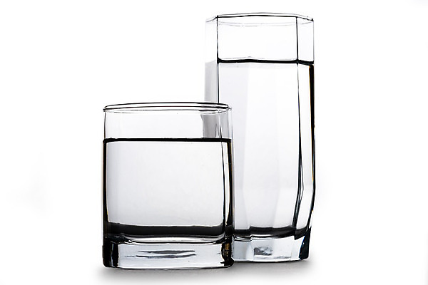 포토 JPG 해외이미지 모양 식기 음료 음식 2 다이어트 유리 건강 그림자 사람없음 물 빛 반사 젖음 흰색 기구 신선 투명 시원함 갈증 크리스탈 가득함 순수 오브젝트 싱글 생태계 고립 보드카 해외202004 해외포토 자연요소 컬러 컨셉 재질 주류 광석 파일형식 이미지허브