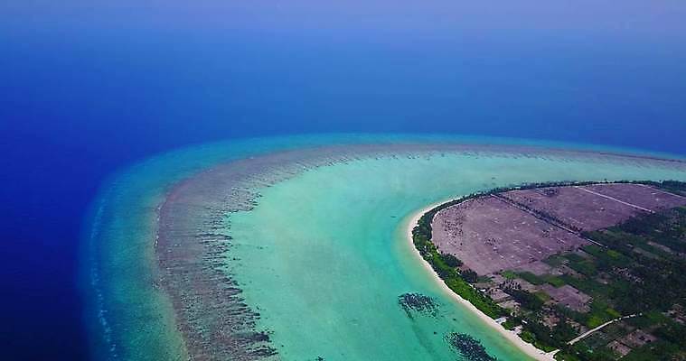 포토 JPG 해외이미지 바다 섬 백그라운드 자연 하늘 휴가 휴식 안테나 풍경 사람없음 물 여름 파란색 모래사장 맑음 흰색 모래언덕 석호 몰디브 드론 터키석 파라다이스 해외202004 해외포토 자연요소 계절 아시아 컬러 컨셉 통신 날씨 보석 언덕 생태계 파일형식 이미지허브