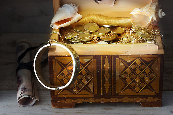 포토 JPG 해외이미지 백그라운드 지폐 돈 비즈니스 팔찌 벽돌 사람없음 목재 빨간색 금융 빛 상자 갈색 금속 동전 귀걸이 블록 오픈 신용카드 재산 황금 은색 보석 철 가득함 촛대 보물 고립 궤 러시아인 수입 에이스 옛날 잭팟 해외202004 해외포토 서양인 나무 컬러 재료 장신구 재질 경제 광석 파일형식 이미지허브