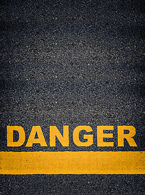 포토 JPG 해외이미지 산업 도로 길 선 백그라운드 컨셉 무늬 텍스트 교통시설 표면 거리 경고 사람없음 노란색 우주 검은색 어둠 페인트 정보 도시 고속도로 보행로 위험 심볼 묘사 사인 질감 복고 신호 분열 시들음 그런지 땅바닥 루트 방법 콘크리트 필터 효과 해외202004 해외포토 컬러 교통 바닥 시설 파일형식 이미지허브