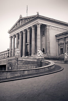 포토 JPG 해외이미지 전통 응시 유럽 문화 조각 여행 건축양식 주택 미술 사람없음 건물 물 궁전 깃발 도시 역사 비엔나 오스트리아 재산 황금 망토 심볼 법 장면 신화 타운 그리스인 천연기념물 국회 여신 옛날 정부 제국 진짜 해외202004 해외포토 자연요소 서양인 건축물 시선 건축 나라 고건축 문화예술 금융 파일형식 이미지허브
