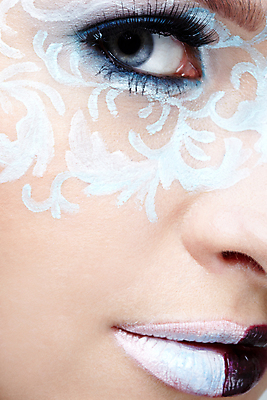 포토 JPG 해외이미지 여자 얼굴 한명 화장품 닫기 속눈썹 피부 아이섀도 바디페인팅 해외202004 해외포토 1 모션 사람 신체부위 뷰티 눈썹 파일형식 이미지허브