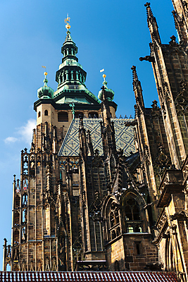 포토 JPG 해외이미지 구름 건축물 종교 건축양식 하늘 그림자 사람없음 야외 건물 여름 도시풍경 햇빛 성당 교회 탑 천주교 바위 도시 화려 영혼 역사 체코 프라하 첨탑 옛날 해외202004 해외포토 자연요소 계절 건축 유럽 컨셉 종교건축 풍경 태양 돌_바위 파일형식 이미지허브