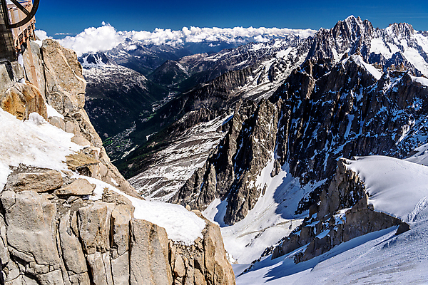 포토 JPG 해외이미지 구름 계절 유럽 여행 백그라운드 겨울 자연 하늘 휴가 스키 산 파노라마 풍경 사람없음 야외 가로 파란색 얼음 추위 프랑스 흰색 고급 역 정상 고도 스위스 빙하 알프스 장면 프랑스어 샤모니 절정 해외202004 해외포토 자연요소 문자 나라 컬러 컨셉 교통시설 겨울스포츠 촬영기법 생태계 파일형식 이미지허브