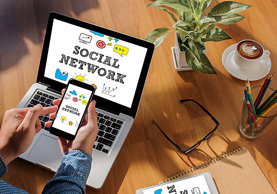 포토 JPG 해외이미지 식물 아이콘 라이프스타일 문화 커피 인터넷 통신 탁자 모바일 사람없음 목재 옆모습 10대 컵 노트북 스마트폰 핸드폰 컴퓨터 청춘 알약 디지털 스크린 웹 우정 터치 네트워크 정상 연결 휴대용 스마트 책상 나눔 온라인 거짓 단절 소셜 인터페이스 사용자 해외202004 해외포토 나무 식기 음료 뷰포인트 가구 컨셉 재료 청소년 생활 친구 전자제품 스마트기기 약 오브젝트 파일형식 이미지허브