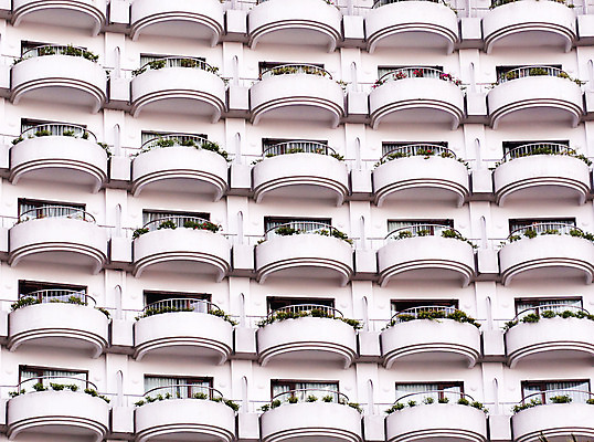 포토 JPG 해외이미지 라이프스타일 디자인 외관 건축양식 창문 부동산 아파트 주택 사람없음 야외 블록 발코니 도시 센터 재산 콘도 지역 타운 리빙 대여 교외 렌탈 콘크리트 해외202004 해외포토 건축 숙소 건물 생활 금융 파일형식 이미지허브