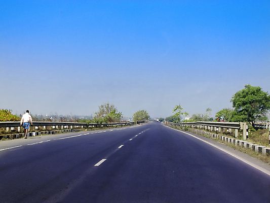 포토 JPG 해외이미지 도로 길 여행 거리 풍경 사람없음 야외 고속도로 아스팔트 방향 방법 수평선 해외202004 해외포토 교통시설 파일형식 이미지허브