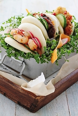 포토 JPG 해외이미지 음식 새우 샌드위치 종류 사람없음 식사 저녁식사 치킨 선택 카나페 매움 깨 점심식사 해외202004 해외포토 컨셉 식재료 서양음식 갑각류 조미료 맛 닭고기요리 파일형식 이미지허브