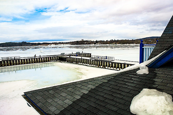 포토 JPG 해외이미지 구름 호수 겨울 하늘 지붕 사람없음 건물 물 냉동 얼음 추위 해외202004 해외포토 자연요소 건축물 계절 파일형식 이미지허브