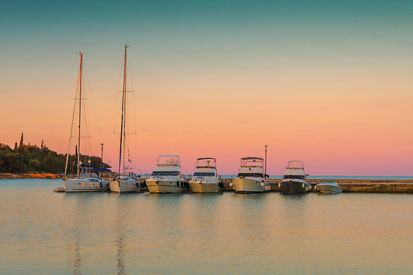 포토 JPG 해외이미지 구름 바다 섬 요트 태국 자연 아침 휴가 휴식 산 건강 풍경 사람없음 운동 햇빛 태양 일출 항구 맑음 일몰 새벽 바위 만 보트 분위기 저녁 지중해 정박 포트 크로아티아 뱃놀이 많음 해외202004 해외포토 주간 자연요소 유럽 아시아 컨셉 배_교통 교통시설 날씨 노을 전통놀이 돌_바위 야간 생태계 파일형식 이미지허브