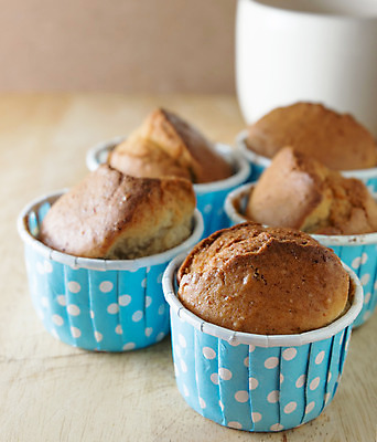 포토 JPG 해외이미지 커피 음식 백그라운드 탁자 디저트 사람없음 목재 장식 컵 갈색 파티 케이크 초콜릿 검은색 어둠 빵집 소용돌이 축하 신선 생일 달콤 설탕 컵케이크 굽기 먹기 머핀 칼로리 버터 에스프레소 페스츄리 해로움 핸드메이드 해외202004 해외포토 나무 식기 기념일 음료 빵 컬러 가구 컨셉 재료 모션 이벤트 상점 회오리 맛 구이 파일형식 이미지허브