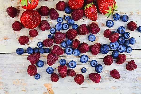 포토 JPG 해외이미지 열매 음식 백그라운드 농업 다이어트 과일 자연 딸기 디저트 건강 종류 요리 씨앗 사람없음 빨간색 파란색 컬러풀 보라색 성장 흰색 하트 신선 달콤 맛 혼합 수집 먹기 오브젝트 유기농 질감 알맹이 블루베리 날것 산딸기 지역 석류 진홍색 블랙베리 내추럴 숙성 해외202004 해외포토 모양 식물 웰빙 산업 컬러 컨셉 모션 생태계 파일형식 이미지허브