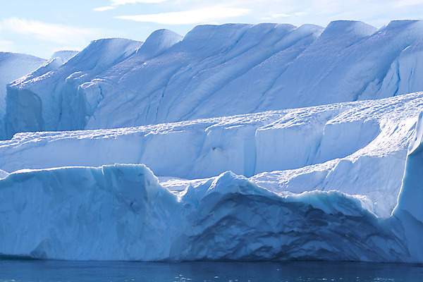 포토 JPG 해외이미지 구름 호수 파도 바다 섬 과학 여행 겨울 자연 하늘 풍경 사람없음 물 여름 파란색 빛 컬러풀 글로벌 반사 여행객 우주 일출 얼음 일몰 추위 흰색 오픈 크루즈 시원함 크리스탈 북극 서리 빙산 북쪽 그린란드 북극해 옛날 해외202004 해외포토 자연요소 계절 컬러 배_교통 덴마크 사람 노을 광석 극지방 방향 생태계 파일형식 이미지허브