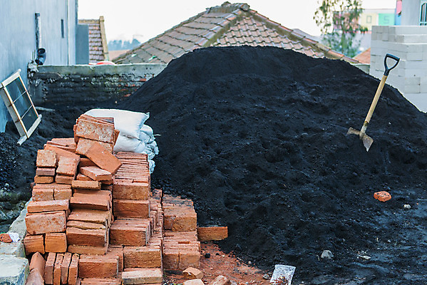 포토 JPG 해외이미지 산업 컨셉 건축양식 벽돌 사람없음 내부 건물 장식 빨간색 갈색 쌓기 블록 장비 도시 거친 상품 버리기 오브젝트 먼지 점토 패키지 수납 무거움 직사각형 흙더미 나쁜 고체 그런지 해외202004 해외포토 도형 건축물 건축 컬러 모션 흙 무게 파일형식 더미 이미지허브