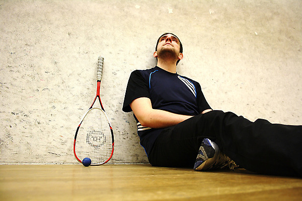 포토 JPG 해외이미지 백인 직업 1 라이프스타일 선 스포츠 포즈 백그라운드 신체 공 놀이 서브 실내 건강 한명 사람 경기 성인 취미 야외 여름 세트 운동 노란색 경쟁 장비 테니스 게임 흰색 라켓 스쿼시라켓 스쿼시 고립 법정 토너먼트 플레이어 해외202004 해외포토 서양인 계절 스포츠용품 컬러 컨셉 내부 생활 구기 파일형식 이미지허브