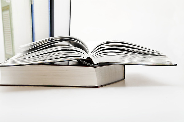 포토 JPG 해외이미지 디자인 교육 종이 텍스트 학교 사람없음 책 세로 스터디 독서 쌓기 우주 공백 펼침 정보 덮개 흰색 오픈 그룹 선택 도서관 수집 오브젝트 교과서 문서 각도 슛 문학 페이지 백과사전 엘리먼트 많음 해외202004 해외포토 컬러 컨셉 모션 교재 학습 뚜껑 사전 파일형식 이미지허브