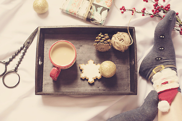 포토 JPG 해외이미지 모델 디자인 행복 백그라운드 컨셉 크리스마스 겨울 공 발 아침 휴가 휴식 새로움 양말 주택 따뜻함 선물 사람 앉기 사람없음 장식 빨간색 상자 산타클로스 놀람 수확 시골 침대 축하 아침식사 연도 머리위 돌봄 양발 안락 해외202004 해외포토 주간 계절 기념일 감정 컬러 가구 농업 모션 표정 건물 신체부위 식사 파일형식 이미지허브