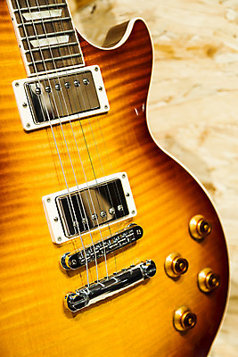 포토 JPG 해외이미지 줄 음악 신체 놀이 새로움 바닥 사람없음 목재 빛 노란색 파티 금속 콘서트 무대 수확 기구 기타 황금 선택 플러그 정상 잼 클럽 복고 고체 뮤지컬 블루스 옛날 생존 해외202004 해외포토 나무 컬러 컨셉 농업 재료 재질 현악기 문화예술 이벤트 공연 소스_음식 파일형식 이미지허브