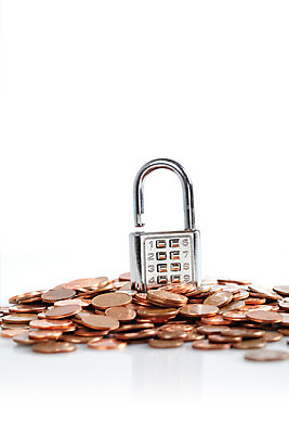 포토 JPG 해외이미지 돈 전구 자물쇠 안전 사람없음 초록색 금융 빛 쌓기 환경 동전 저축 유로 성장 오픈 절약 잠금 꿀 보물 고립 해외202004 해외포토 컬러 컨셉 모션 경제 재산 보안 파일형식 이미지허브