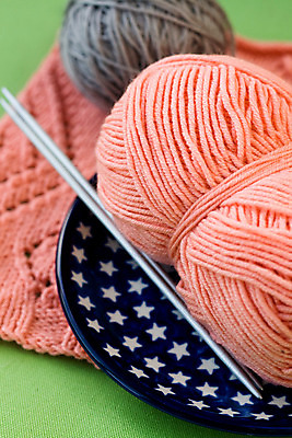 포토 JPG 해외이미지 1 그릇 접시 별 밧줄 분홍색 패턴 오렌지 공 가족 주택 취미 사람없음 파란색 어둠 고요 회색 덮개 업무 뜨개질 달콤 큼 만족 복숭아 안락 해외202004 해외포토 자연요소 식기 감정 줄 컬러 컨셉 무늬 과일 관계 건물 뚜껑 작업 맛 크기 파일형식 이미지허브