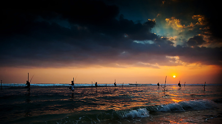포토 JPG 해외이미지 직업 전통 남자 실루엣 문화 음식 파도 바다 여행 자연 하늘 낚시 사람 앉기 동양인 풍경 사람없음 물 여름 태양 맑음 일몰 잡기 업무 막대기 그룹 기다림 원주민 인도인 낚시꾼 봉 해외202004 해외포토 자연요소 외국인 계절 모션 레저 날씨 촬영기법 인종 노을 작업 아프리카인 생태계 파일형식 이미지허브