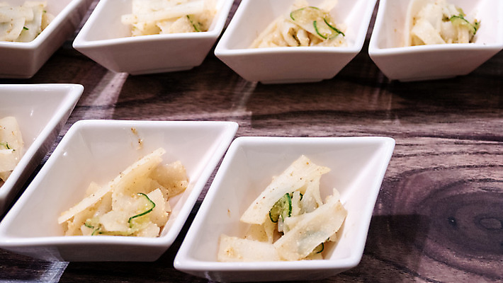 포토 JPG 해외이미지 접시 음식 치즈 육류 요리 사람없음 일본 해외202004 해외포토 식기 아시아 식재료 유제품 파일형식 이미지허브