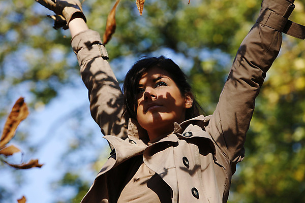 포토 JPG 해외이미지 나무 공원 여자 잎 자연 휴식 한명 사람 야외 기쁨 아내 해외202004 해외포토 식물 1 공공시설 감정 컨셉 생태계 파일형식 이미지허브