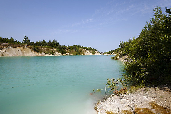 포토 JPG 해외이미지 식물 유럽 호수 줄기 곡선 자연 하늘 새로움 씨앗 풍경 사람없음 야외 초록색 물 여름 파란색 맑음 식사 봄 시골 저수지 구멍 땅 언덕 조경 장면 멀리 벨로루시 인공 전경 해외202004 해외포토 자연요소 계절 나라 선 컬러 컨셉 날씨 생태계 파일형식 탑뷰 이미지허브