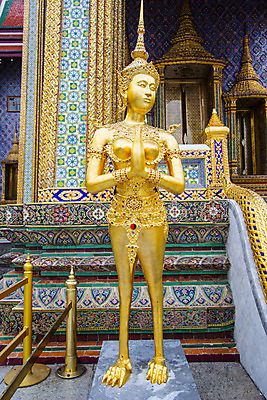 포토 JPG 해외이미지 주간 구름 캐릭터 종교 불교 창문 태국 하늘 휴가 천사 미술 사람없음 파란색 빛 컬러풀 햇빛 태양 조각상 맑음 활발 궁전 흰색 사찰 황금 그늘 만족 수도원 강렬 해외202004 해외포토 자연요소 감정 아시아 컬러 컨셉 고건축 종교건축 날씨 문화예술 조형물 파일형식 이미지허브