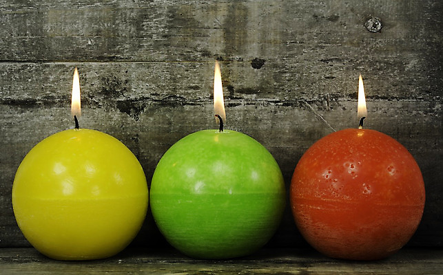 포토 JPG 해외이미지 3 사람없음 목재 빨간색 초록색 빛 컬러풀 노란색 해외202004 해외포토 나무 컬러 재료 파일형식 이미지허브