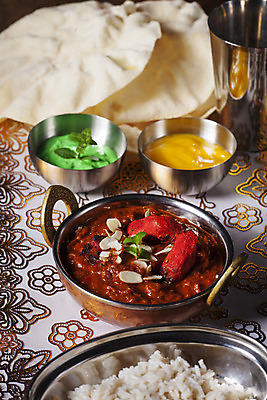 포토 JPG 해외이미지 접시 빵 채소 밥 육류 요리 사람없음 식사 저녁식사 치킨 흰색 뜨거움 고명 사발 그릴 냄비 인도인 레몬 향신료 각도 서빙 아몬드 망고 카레 버터 생강 놋쇠 마살라 철강 해외202004 해외포토 외국인 식기 음식 컬러 과일 식재료 주방용품 동양인 견과류 사기그릇 솥 열대과일 닭고기요리 향미료 파일형식 이미지허브